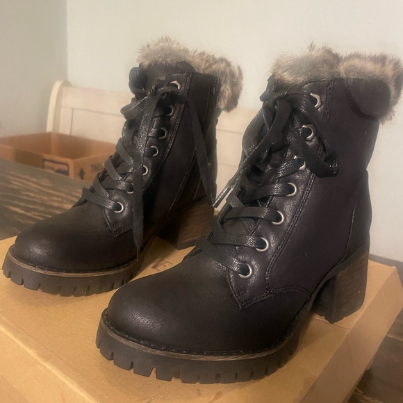 New Steve Madden Fur /Combat Boots - Picture 10 of 10